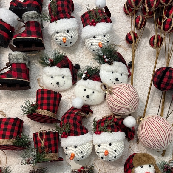 Plaid Holiday Ornaments Set - Picture 3 of 7